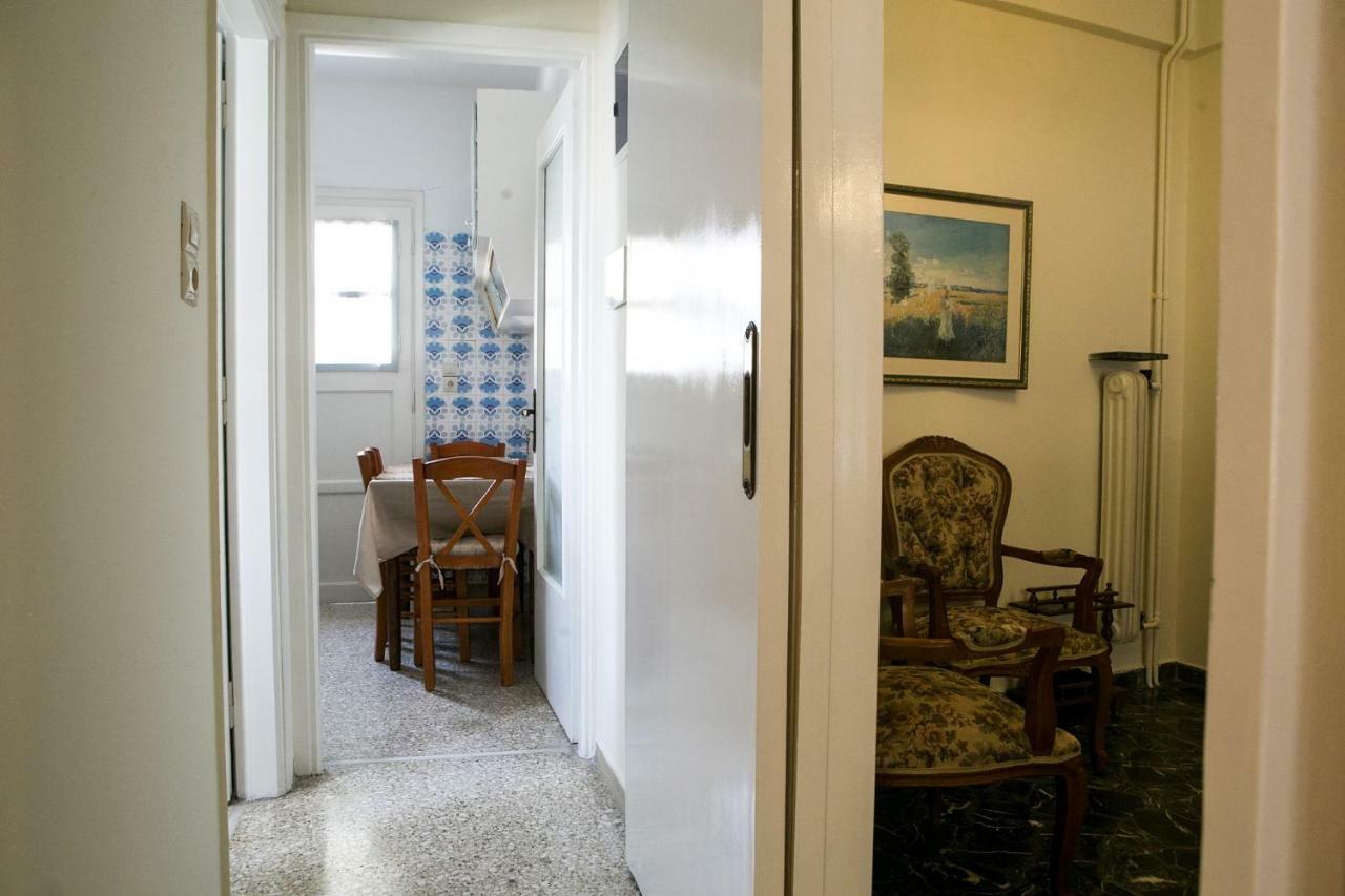 Best House, Larisis Metro, Athen Eksteriør bilde