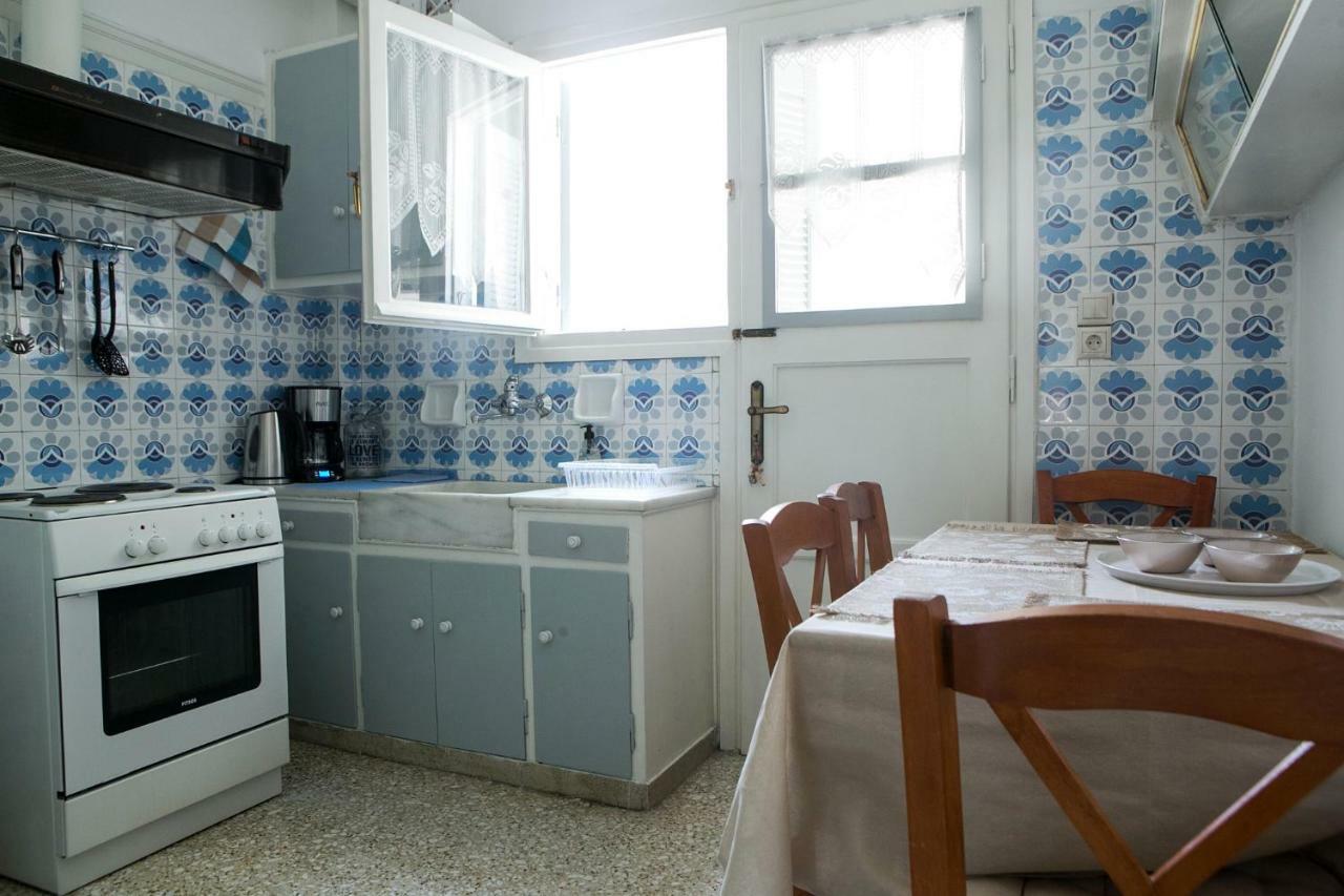 Best House, Larisis Metro, Athen Eksteriør bilde